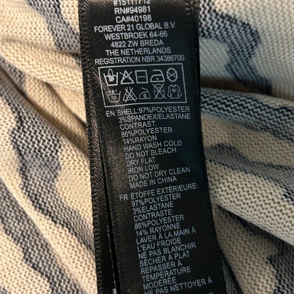 Fitted party dress - Picture 6 of 6